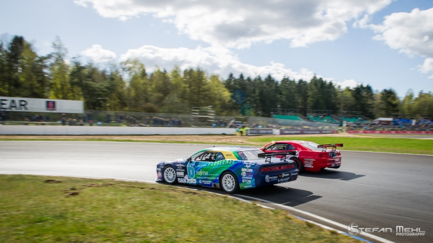 Kasper H. Jensen i sin Dodge nr. 6 fik en fornem start på DTC-sæsonen 2015 på FDM Jyllandsringen